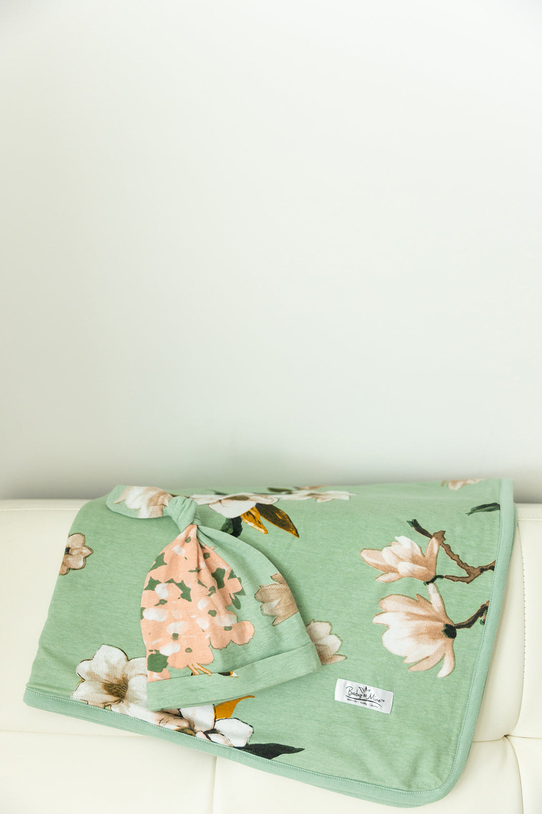 Gia Swaddle Blanket & Newborn Hat Set