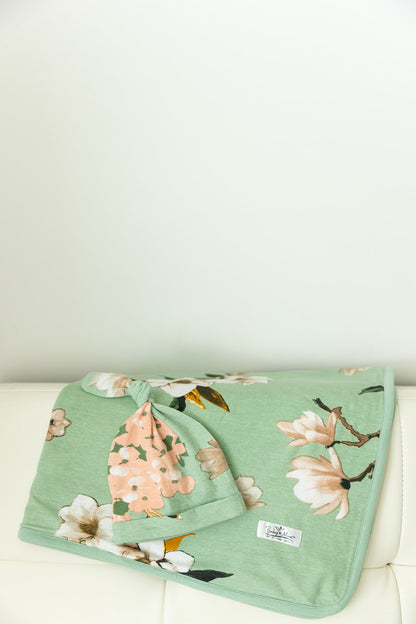 Sage Robe & Gia Newborn Swaddle Blanket Set